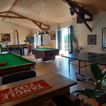 Casa vacanze La Gasteboisiere With Swimming Pool And Games Le Mesnil-Adelee