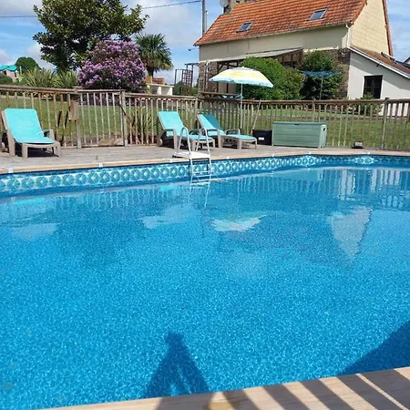 La Gasteboisiere With Swimming Pool And Games Vakantiehuis *