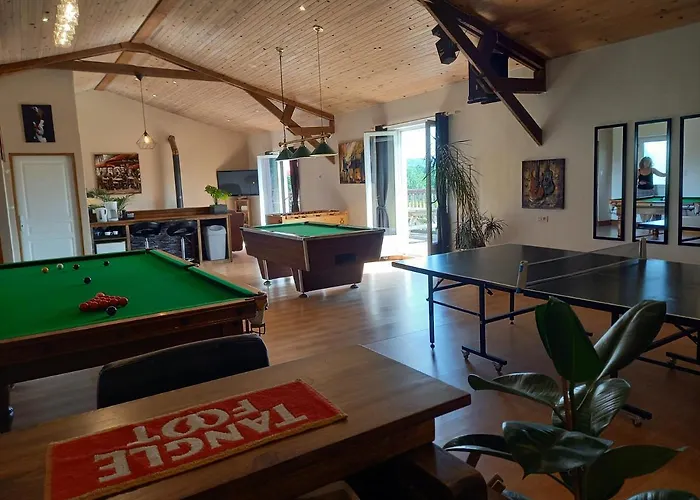 Сasa de vacaciones La Gasteboisiere With Swimming Pool And Games Le Mesnil-Adelee