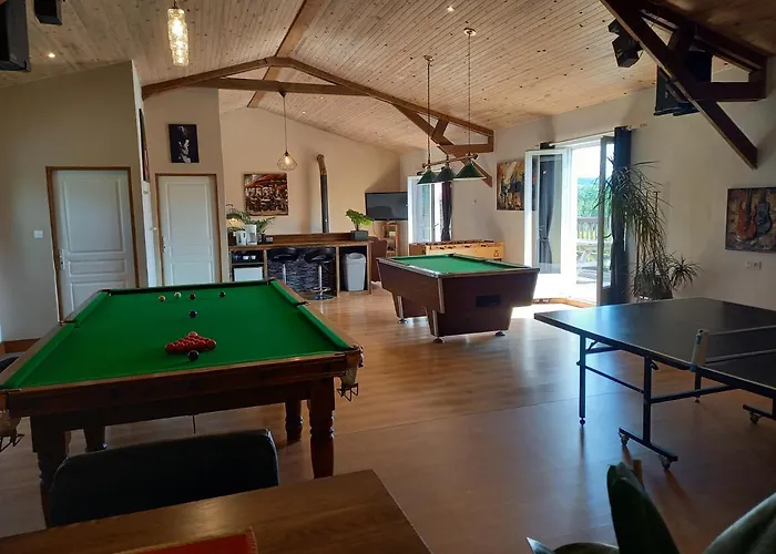 La Gasteboisiere With Swimming Pool And Games